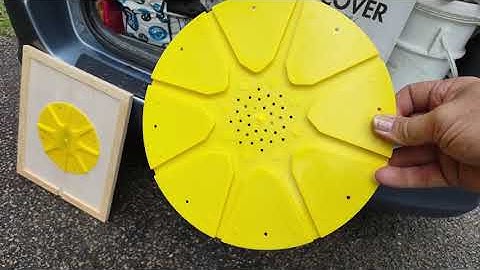 Installing Round Bee escape on Inner Cover.