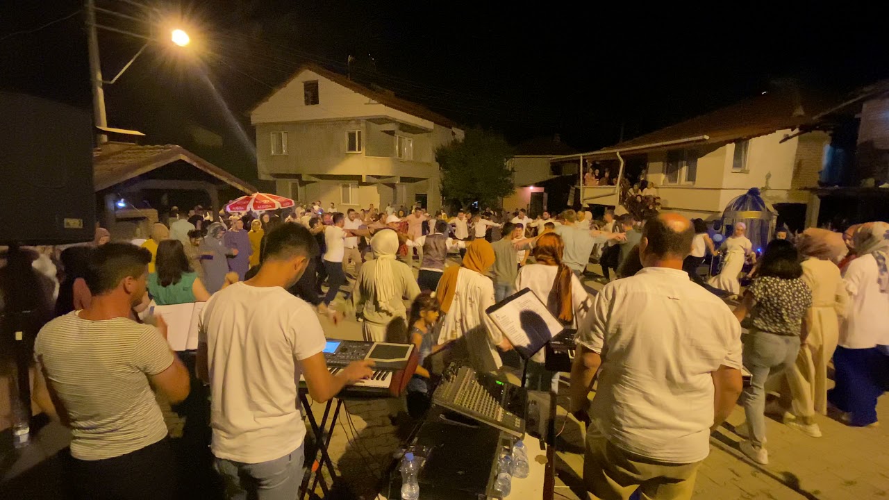 Kandıra Safalı Köyü Kasap Oyunu (🎹Tuğrul YÜCE 🎤Tayfun ERDEMİR)