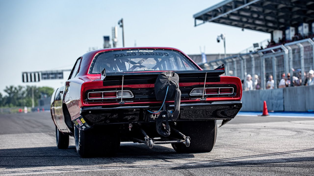 1100hp Dodge Coronet 10.2l V8 dragster on POWER FEST Slovakia Ring
