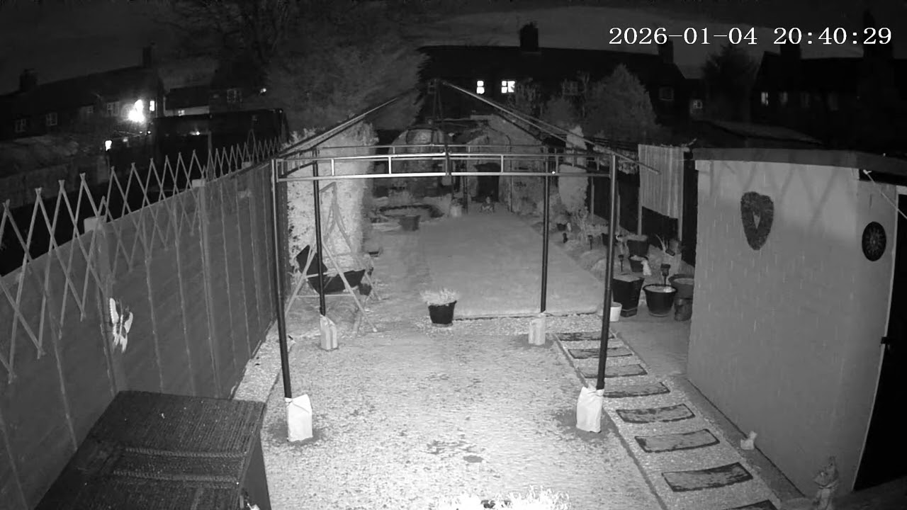 (4/1/2026) 20:39pm HULL (Uk) BYC [0418]