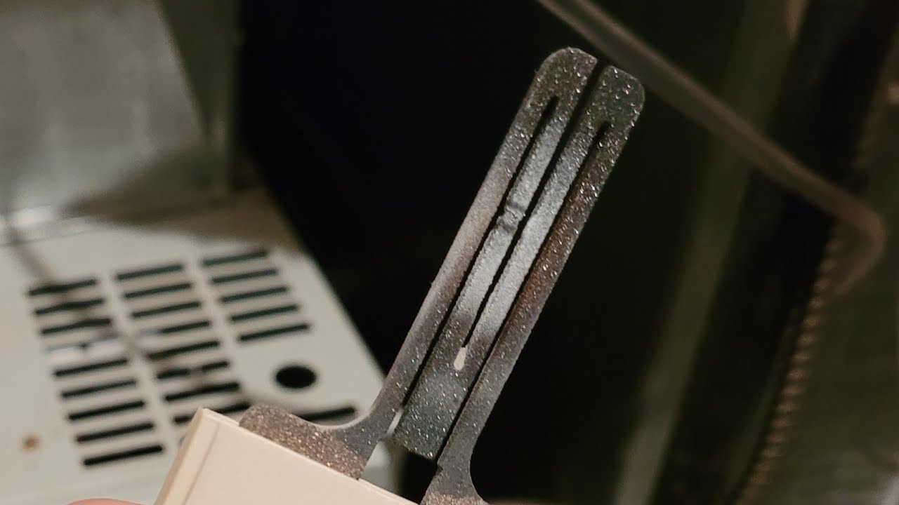 Furnace won't turn on due to broken ignitor. YouTube