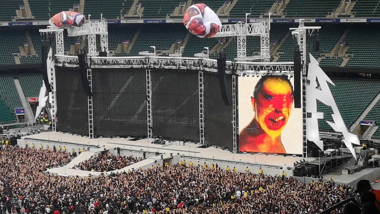 Metallica's entrance, World Wired Tour 2019 Twickenham