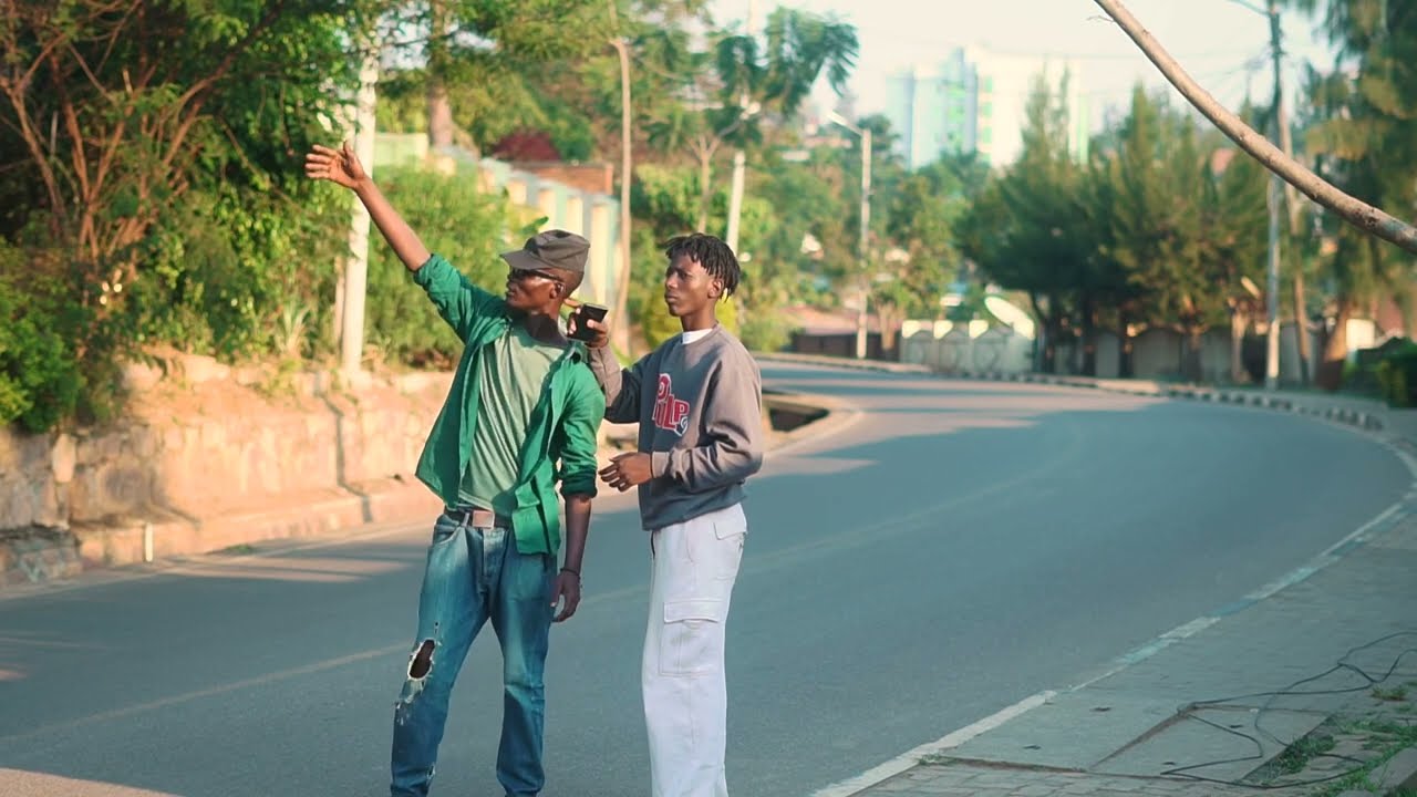 CHRIS PRANK: 😂😩 Mbega umushinwa wirabura 🤣 NGO aratuhurira abantu 🤣