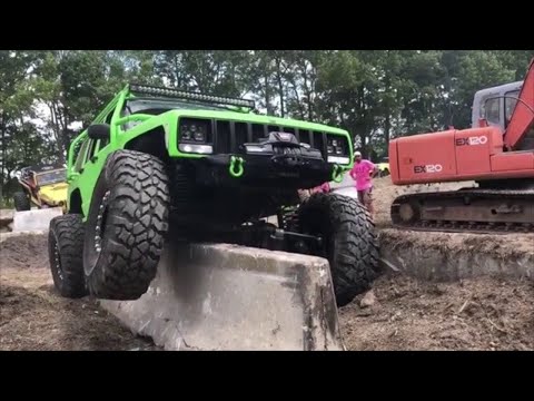 extreme-jeep-cherokee-xj-fails-&-wins-off-road-compilation