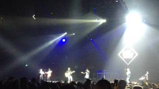 Mic Lowry ~ Oh Lord Acoustic (05/10/2016 @ Sportpaleis Antwerp)