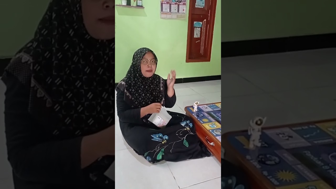 video pengenalan dan penggunaan media universe-poly.