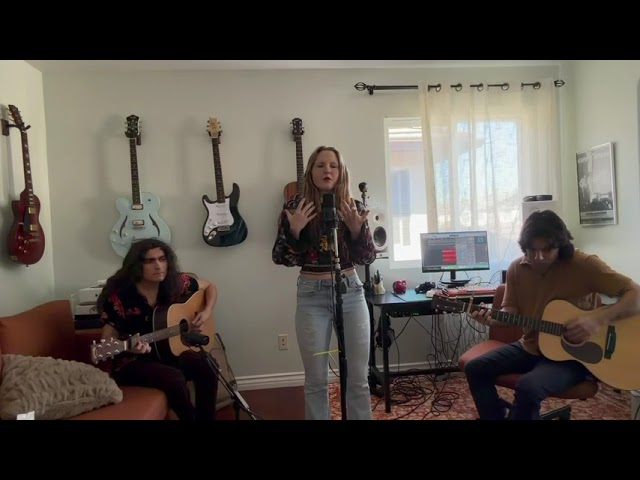 在 YouTube 上觀看「Summer Brennan | LIVE Acoustic | "Existential"」 在 YouTube 上觀看「Summer Brennan | LIVE Acoustic | "Existential"」