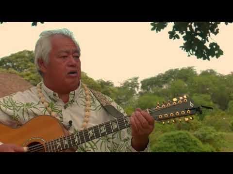 "Makalapua" official video by George Kahumoku, Jr.
