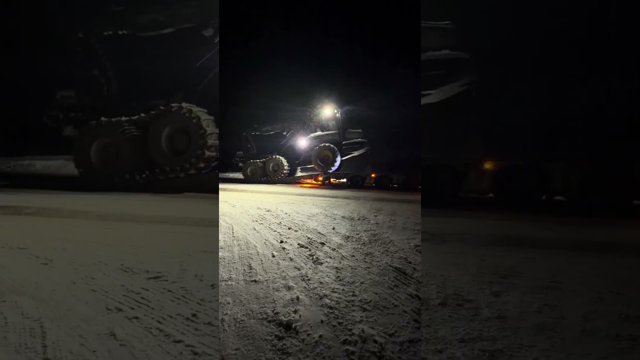 Loading Ponsse Ergo H73e on trailer in snow storm 🌨️