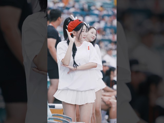 OMG 아웃송 SSG 랜더스 이지원 치어리더