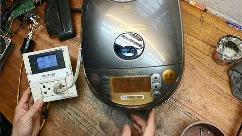 Nồi cơm Zojirushi NP-NC10 cắm điện nguồn đầy đủ không lên màn hình.