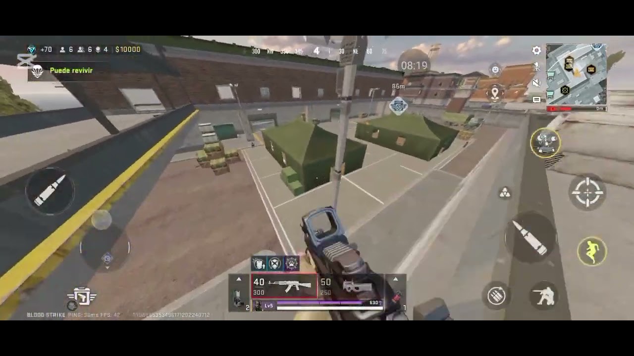 Jugando con el AK-47 en  Bloodstrike