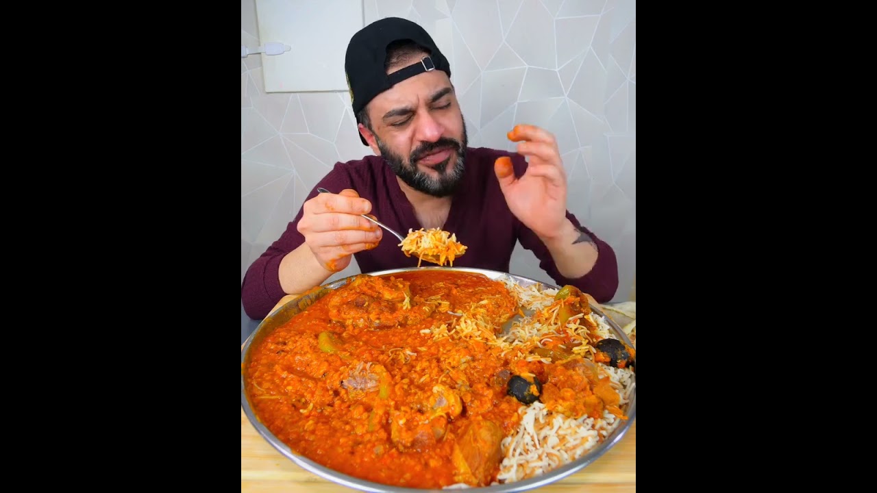 مرقة العدس العراقية الشهيرة بلحم العجل اللذيذIraqi lentil stew with veal mukbang eating show#food