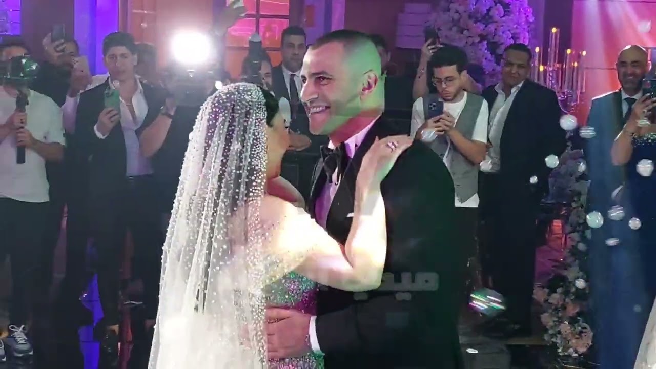 رومانسية ودلع فى أول رقصة سلو بين المطربة بوسي وزوجها هشام ربيع