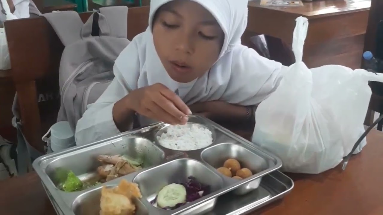 SD N Surubendo Awali Bulan Januari 2026 Sarapan Pagi//MBG 