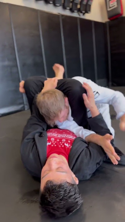 duas opções do #omoplata #armlock #triangulo #bjj #jiujitsu #miyao #joaomiyao #paulomiyao #iniciante