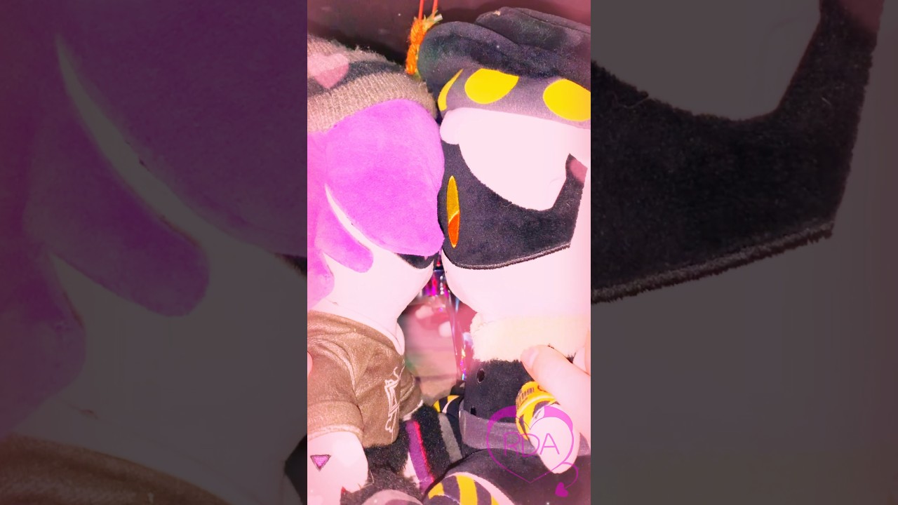 Murder Drones Plushies: The Mistletoe (Short film) 🎄💜💛