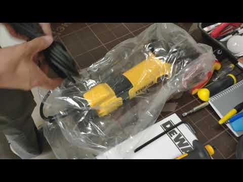 Шліфмашина кутова болгарка мережева DeWALT DWE4257