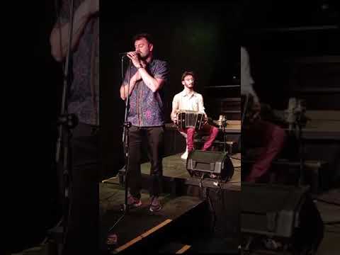 Tango LOS MAREADOS por Ignacio "chino" Aldabe (bandoneon) y Rocco (guitarra) voz invitado especial