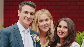 Amy Schumer Hilariously Photobombs a Couple's Wedding Pics