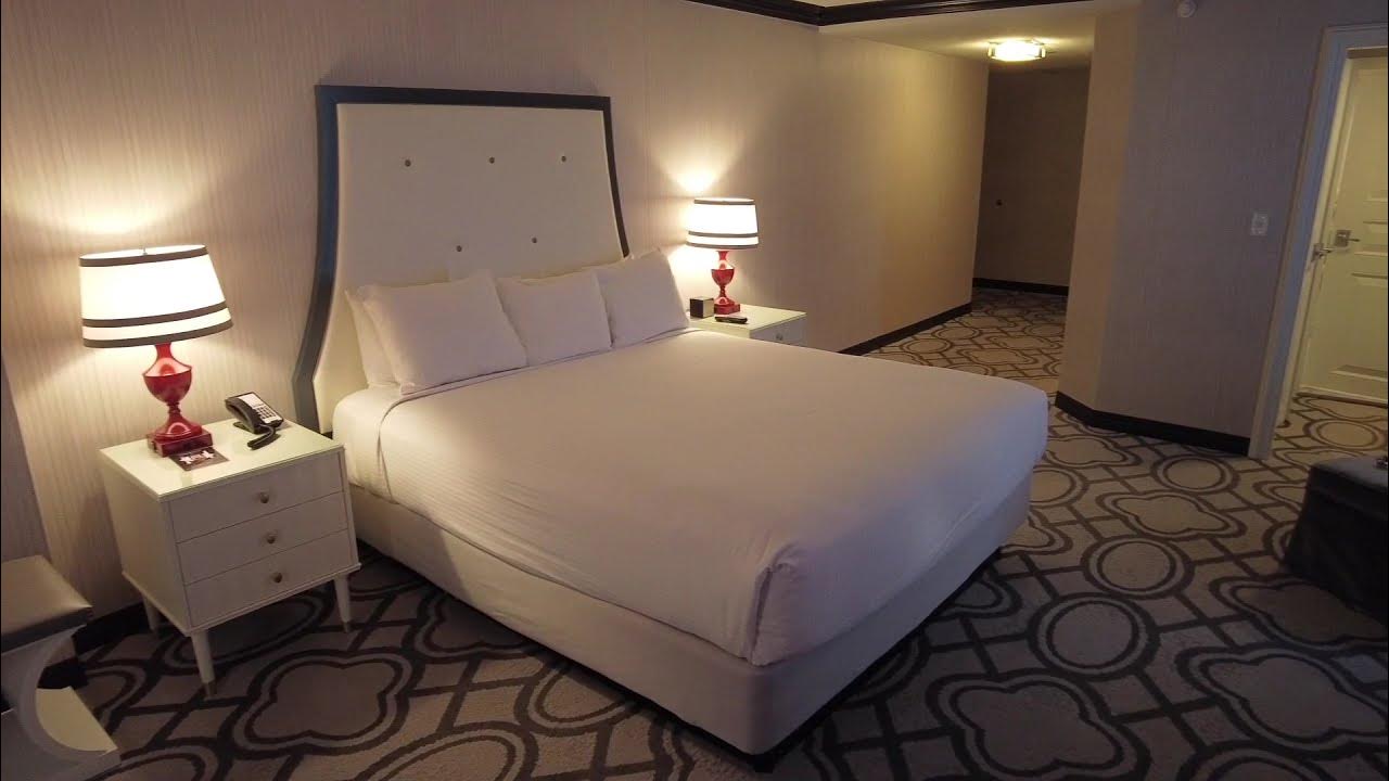 Newly remodeled Burgundy room 2097 - Picture of Paris Las Vegas