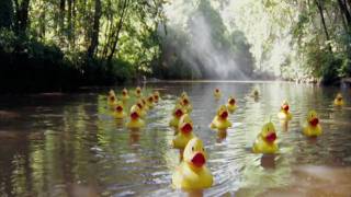 O2 advert - Top Up Surprises (rubber ducks around the world!)