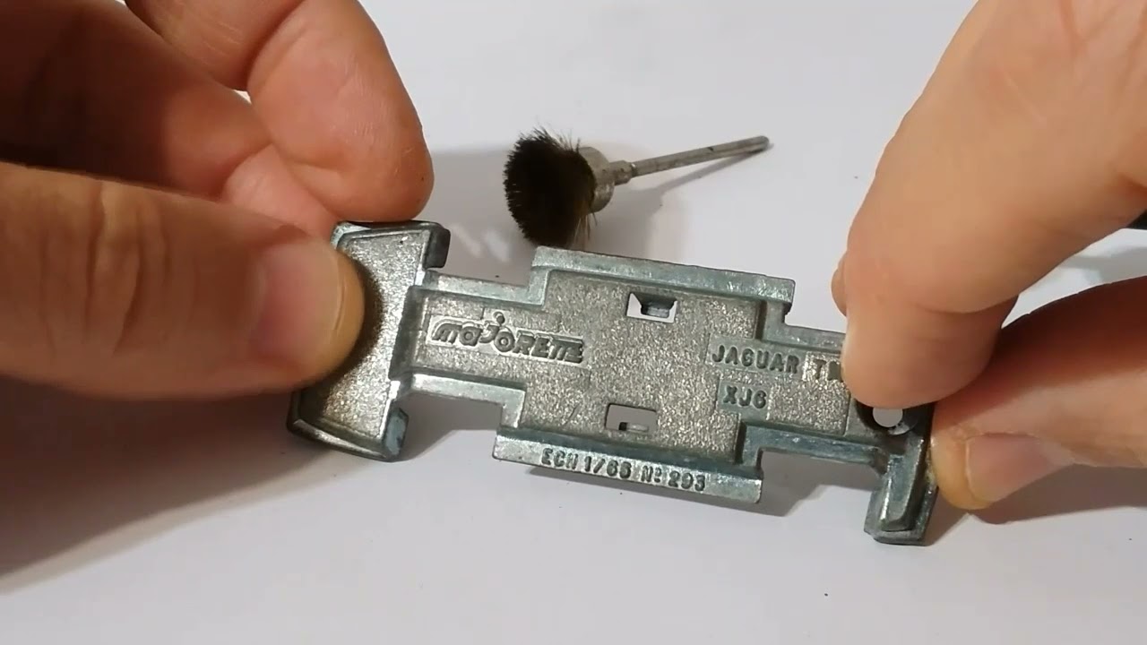Restauro Majorette Jaguar XJ6 nr. 293: tutorial-parte 3: restauro base e ruote