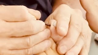 Foot reflexology massage The importance of loosening the big toe how to do it using massage tools