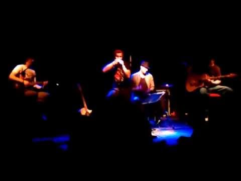 Parallel Universe /acoustic/