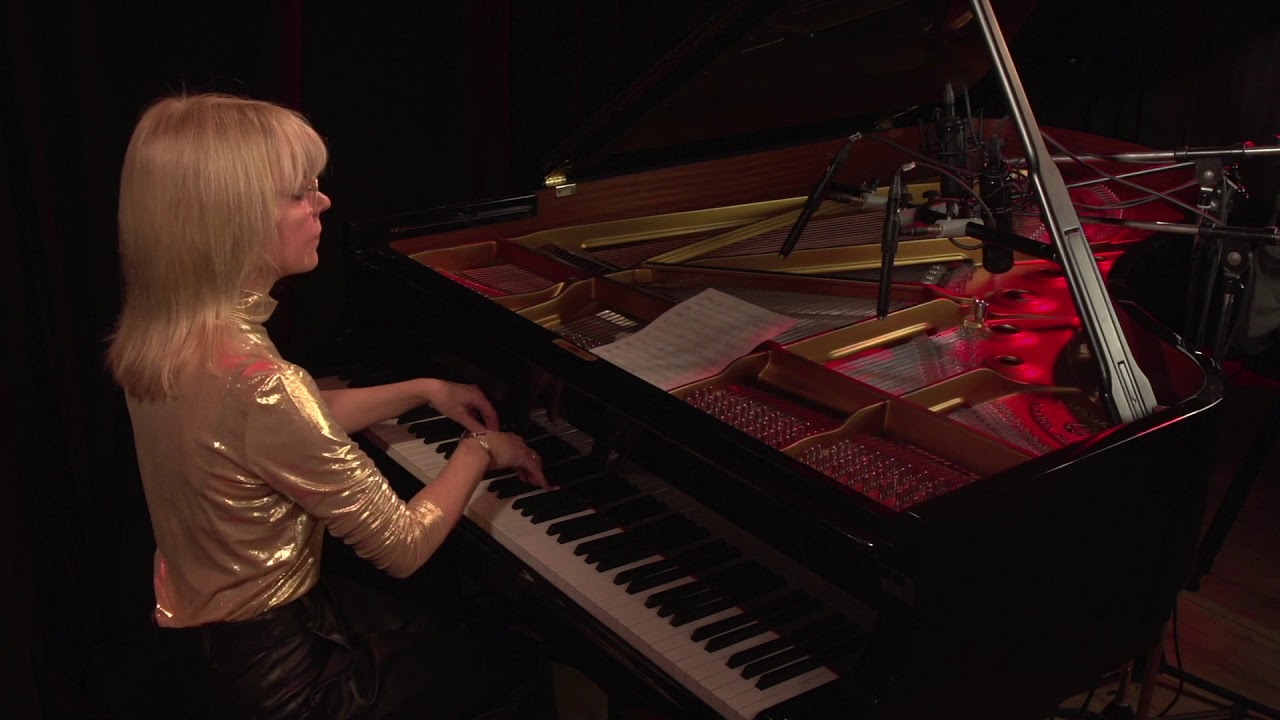 Pūt, vējiņi (Latvian folksong)