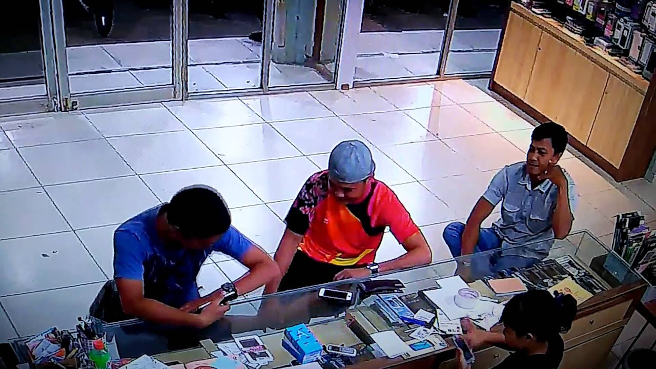 Full video pencurian.di toko hp berau komsell YouTube