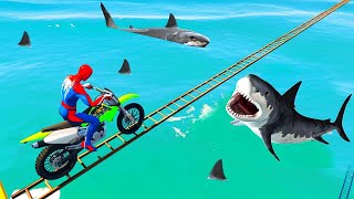 ركوب دراجة نارية على الدرج مع أسماك القرش - Riding a motorbike on the stairs with sharks GTA 5