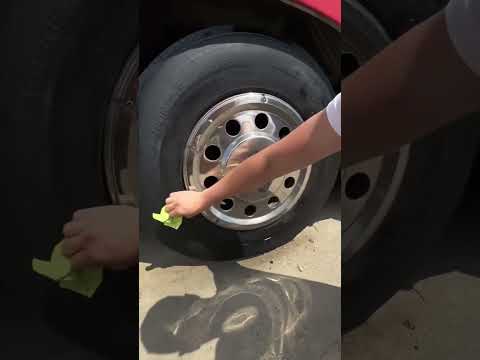 Чорнитель для шин авто K2 Bold 600 мл Засіб для чорніння гуми Чорнитель гуми Кондиціонер очисник для шин, видео 1