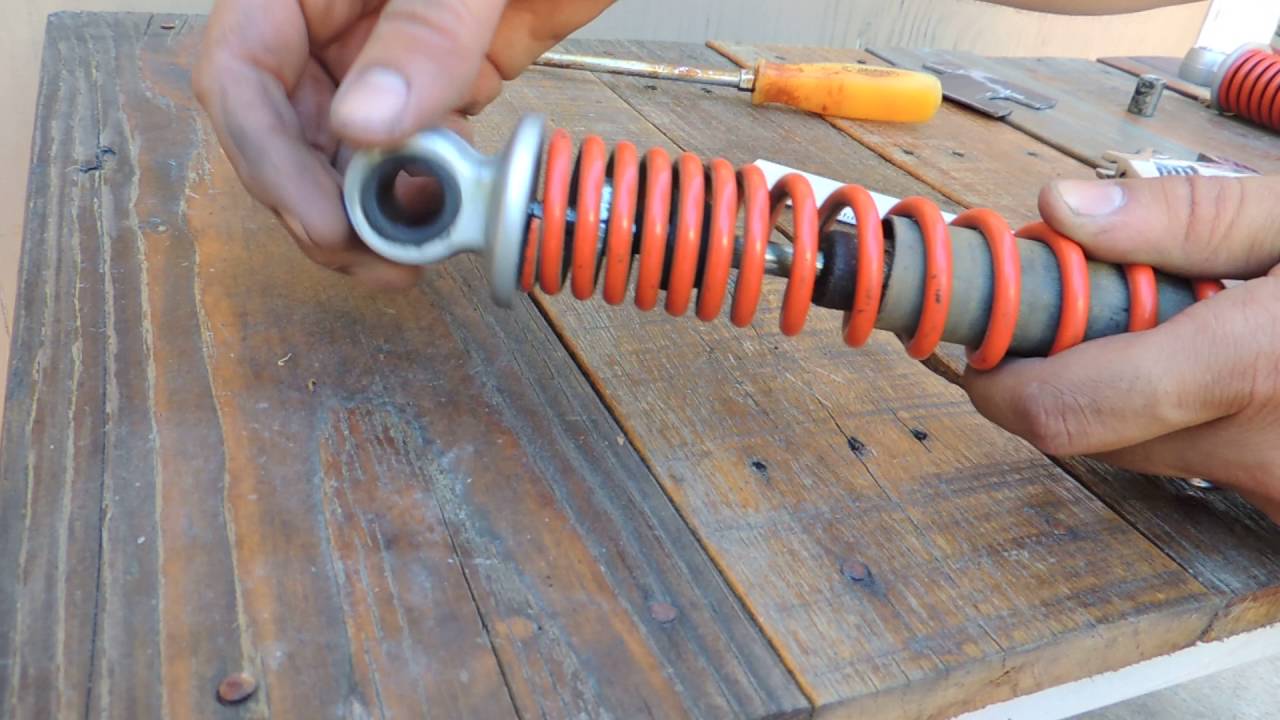 How To Disassemble Rear Shocks On Honda Z50r 1984 Youtube