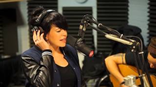 Video thumbnail of "Alex Hepburn - Under - Session Acoustique OÜI FM"