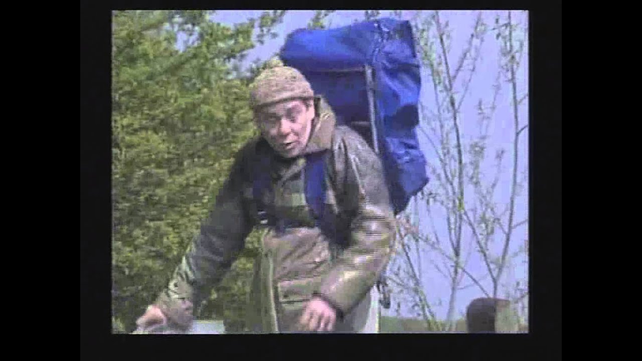 KEEPING UP APPEARANCES -Watersplash gag.