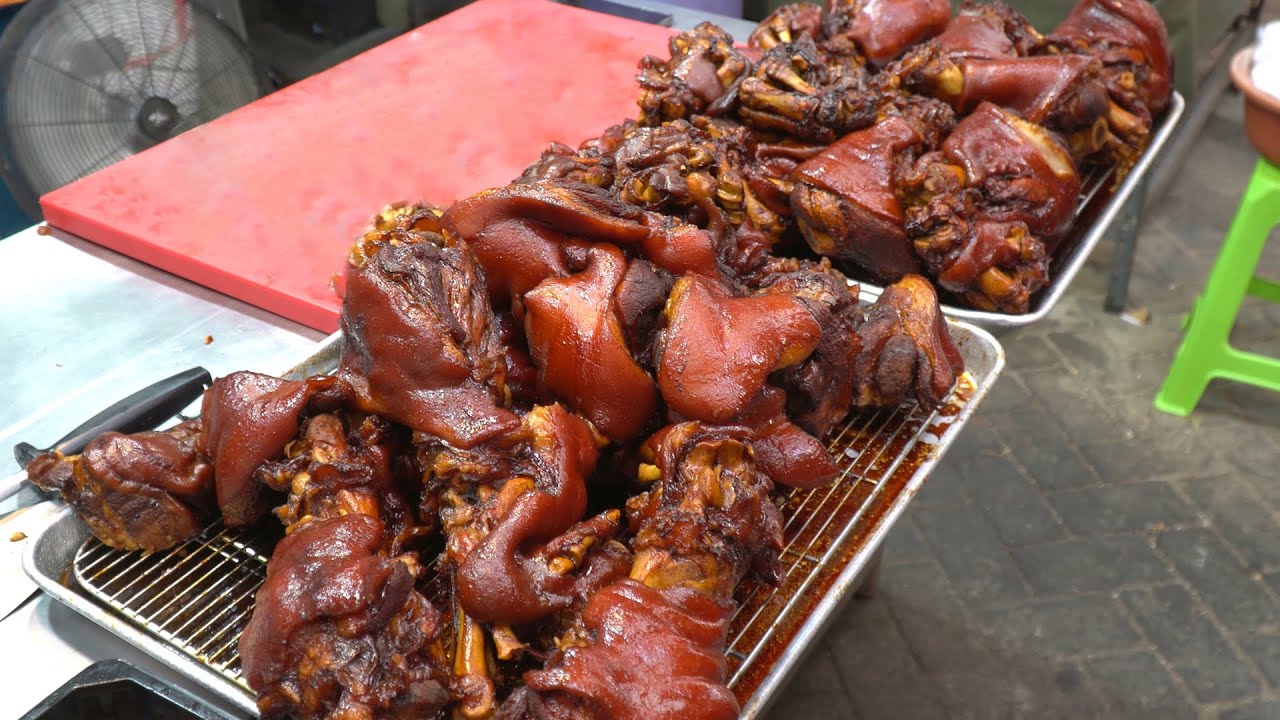 More delicious pork feet with special sauce 특제 소스가 들어가 더욱 맛있는 가성비 갑 부평