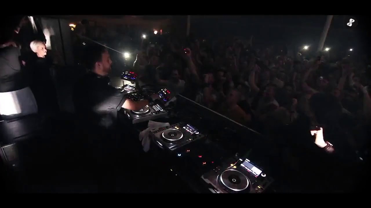 Dubbyjenkins - On The Floor (Original Mix)