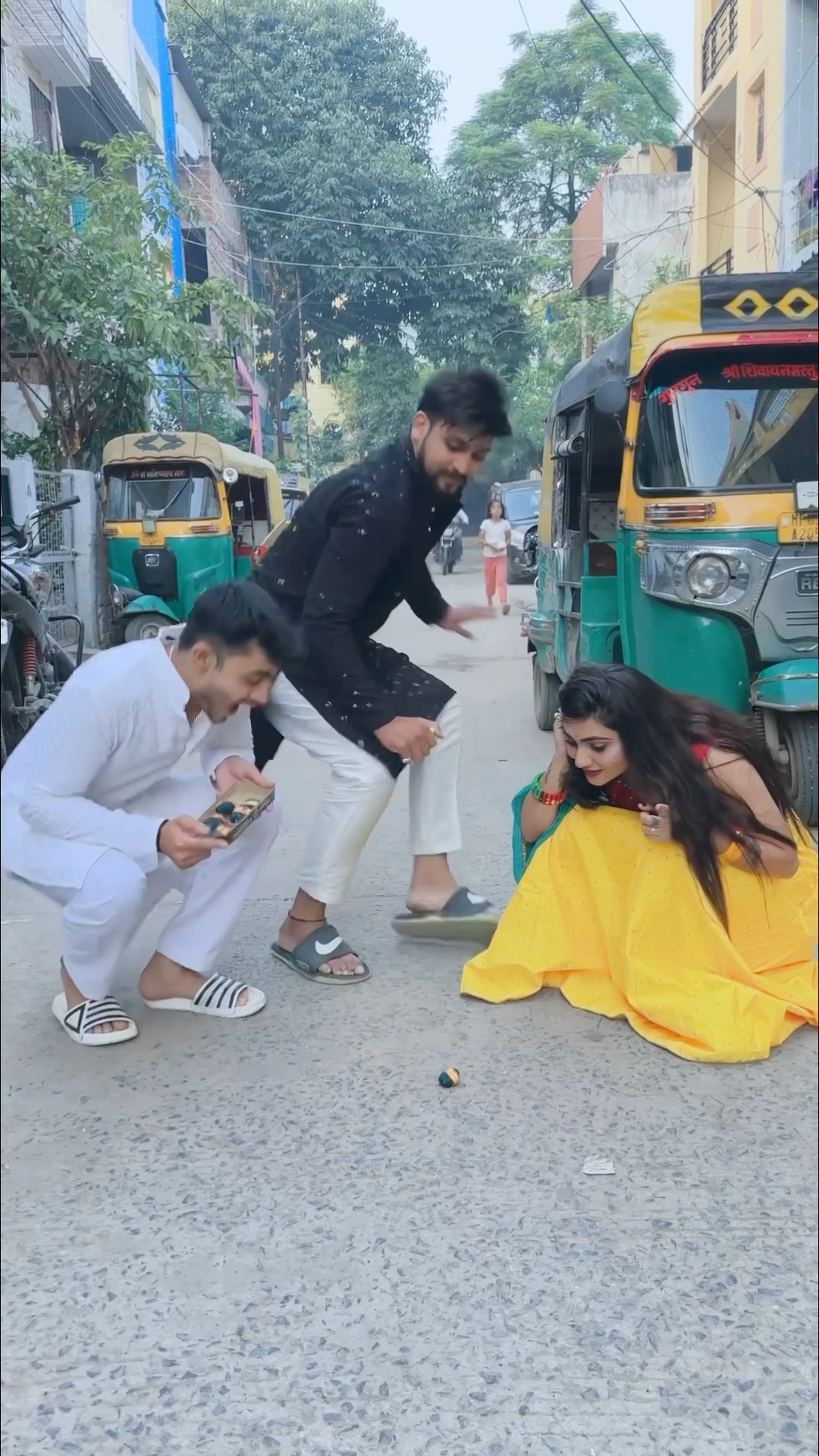 मैं और मेरे उल्टे कामो से परेशान मेरे घरवाले? (happy Diwali dosto??) #kajalsoni #comedy #diwali