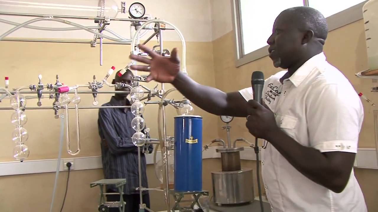 A la découverte du Labo Carbone 14 du Chercheur CHEIKH ANTA DIOP YouTube