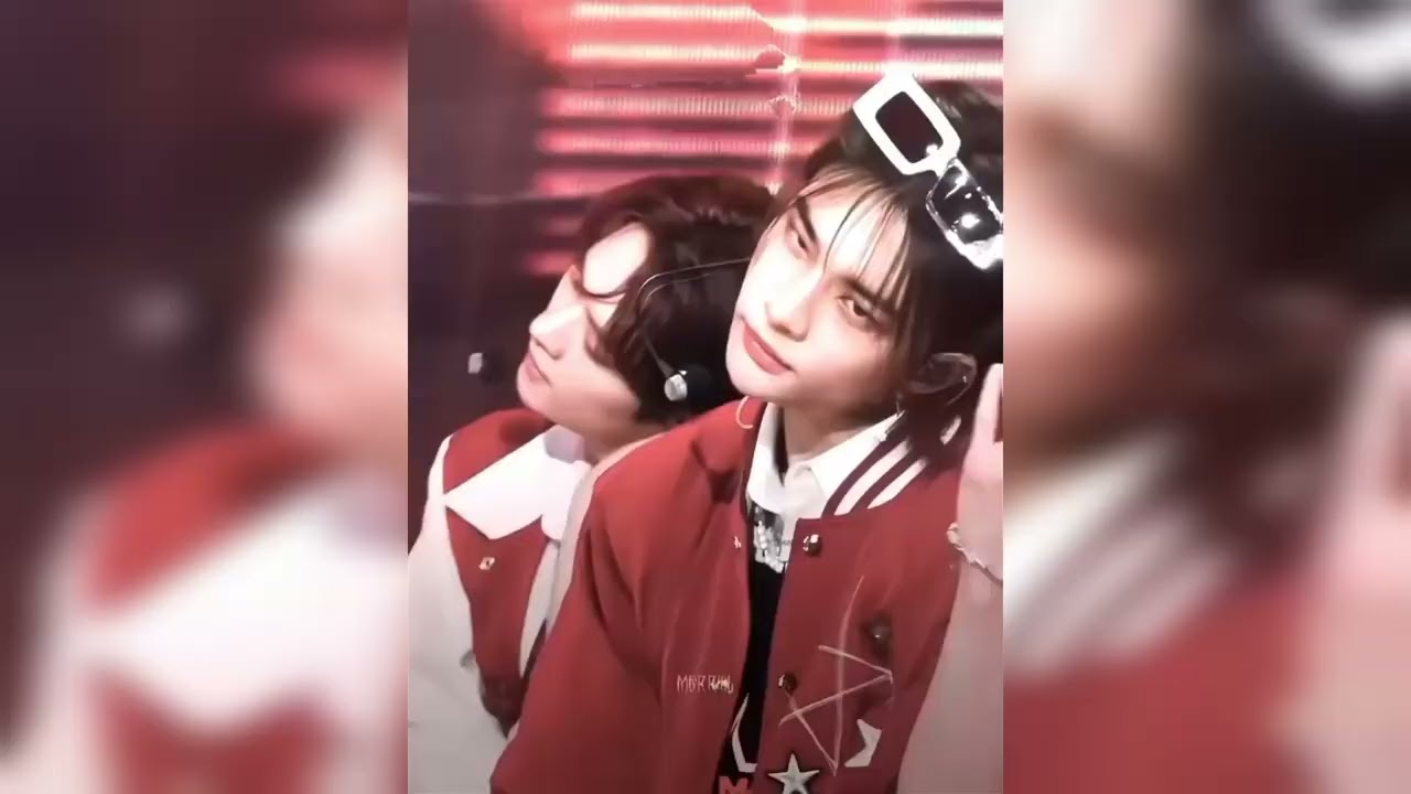 𝗥𝗲𝗱 𝗹𝗶𝗴𝗵𝘁𝘀 (𝘀𝗹𝗼𝘄𝗲𝗱 𝗮𝗻𝗱 𝗿𝗲𝘃𝗲𝗿𝗯)💓🖤 #ليفاي_ملك_ليان_فقط #music #songs #fyp 