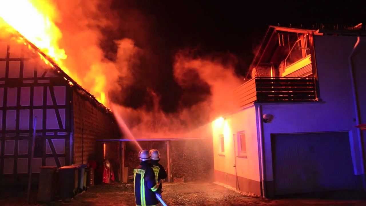 Scheunenbrand in der Ortsmitte von Lohra