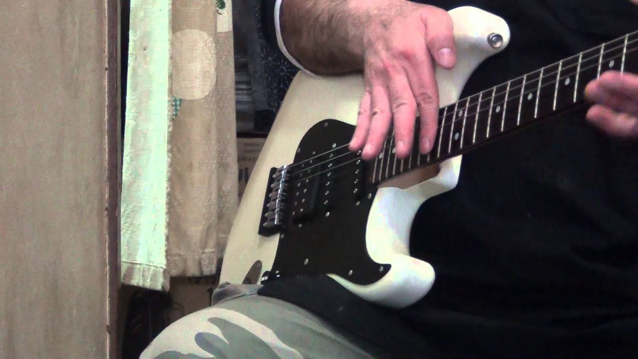 Jake E. Leeのエコー奏法 - YouTube