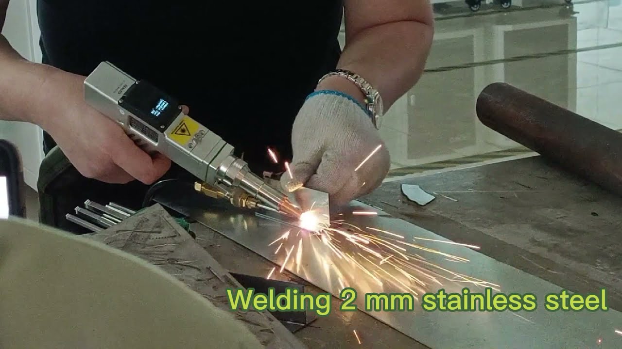 China manufacturer Hand held laser welder handheld laser welding machine system