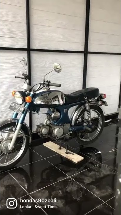 Review motor legend mau gak?  Honda S90Z