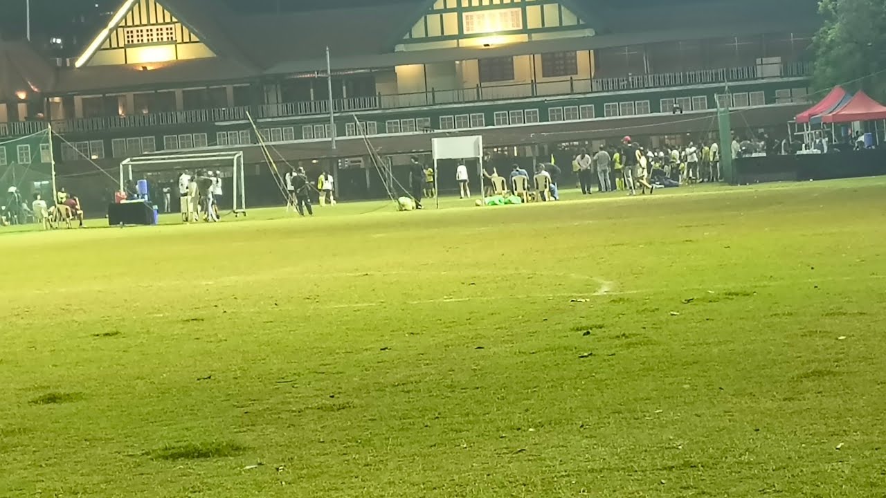 hello Guys aaj hm aa gaye hai aazad maidam me #status #mumbai #