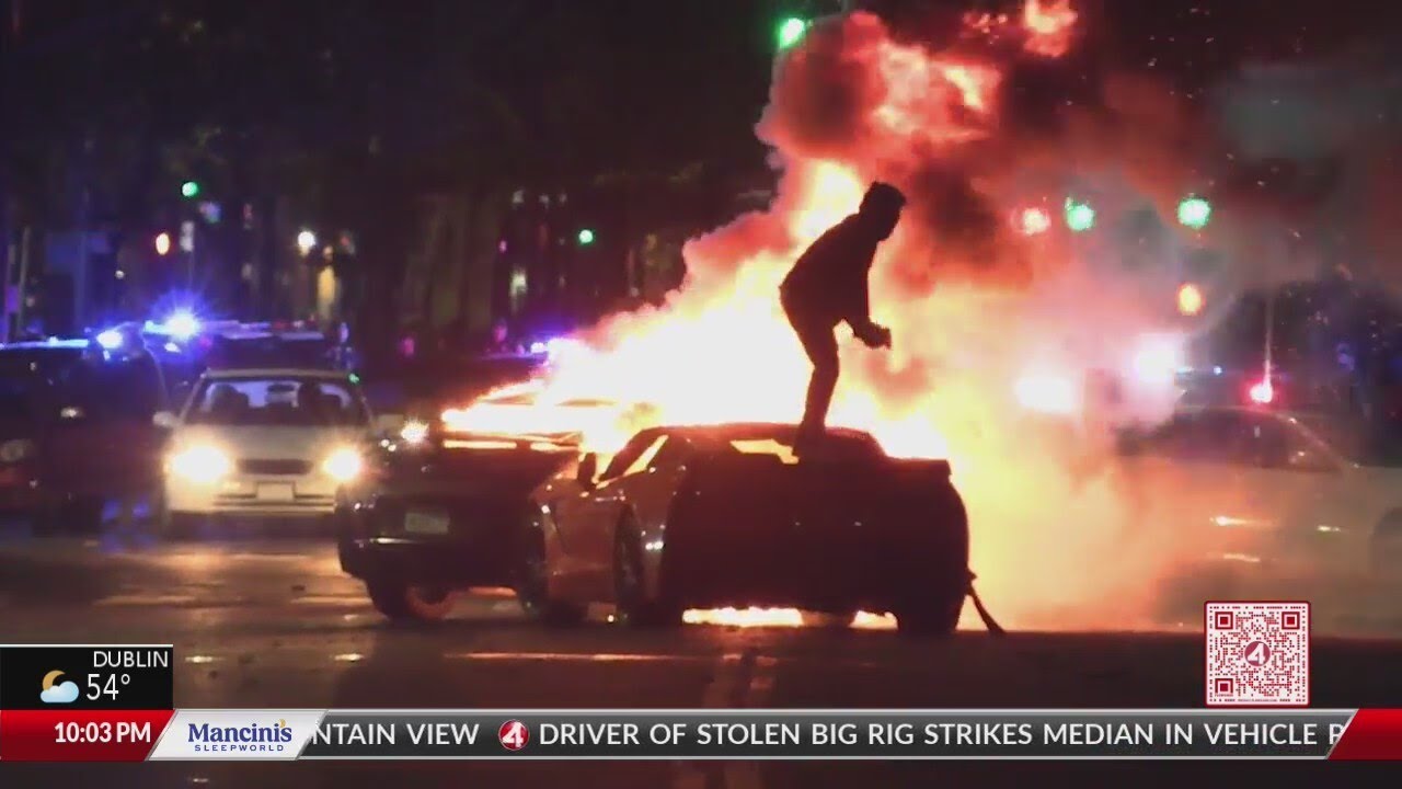 Cars set on fire during series of sideshows in Oakland - YouTube