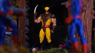 Marvel MAFEX Wolverine (Brown Costume) Review!!!!!!!!! (NEW EQUIPMENT TEST!)