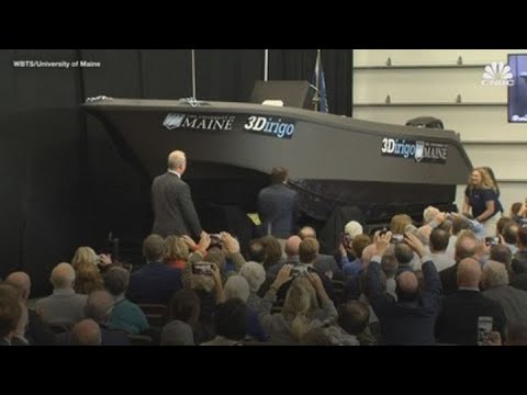 The first 3D-printed boat, 'built' by the world's largest 3D printer