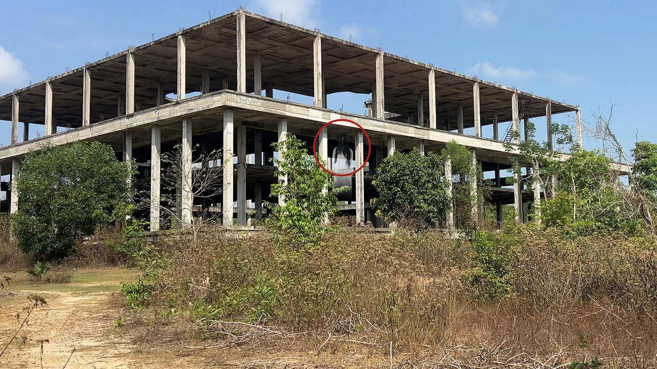 ជួបផ្ទាល់បានដឹងថា ចង់រត់ខ្មោចលង | Mansion ABANDONED For Over 10years! Everything Left Inside